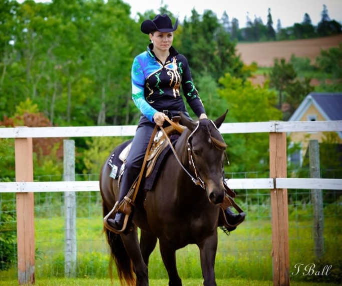 Alison McEwen riding a horse